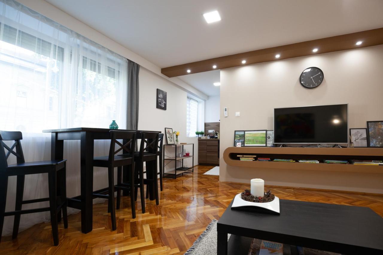 Stellar Downtown Szeged Apartment Exterior photo